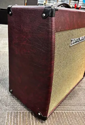 Traynor - Custom Valve 15 Watt All-Tube 1x12 Guitar Combo Amp - Wine Red 2